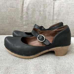 Dansko Mary Janes Black 39